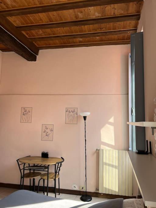 Minimal Studio Con Travi A Vista Piacenza Ngoại thất bức ảnh
